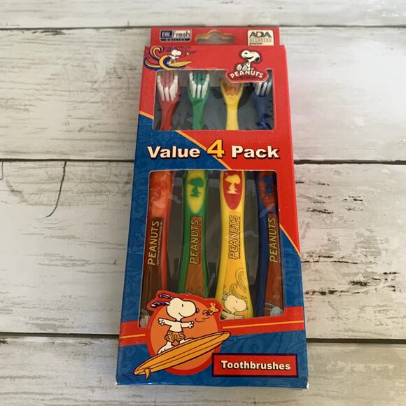 5/$25 Peanuts Dr. Fresh Kid's Toothbrush Set of 4 - Picture 1 of 2